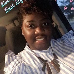 Meet your Posher, Dominique